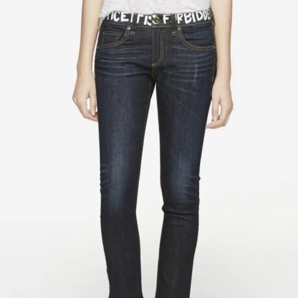 Rag & Bone 🌺RARE!🌺 The Tomboy jean in Classic Graffiti👖